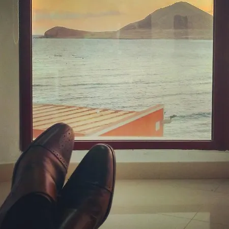 Red Mountain And The Sea アパート *